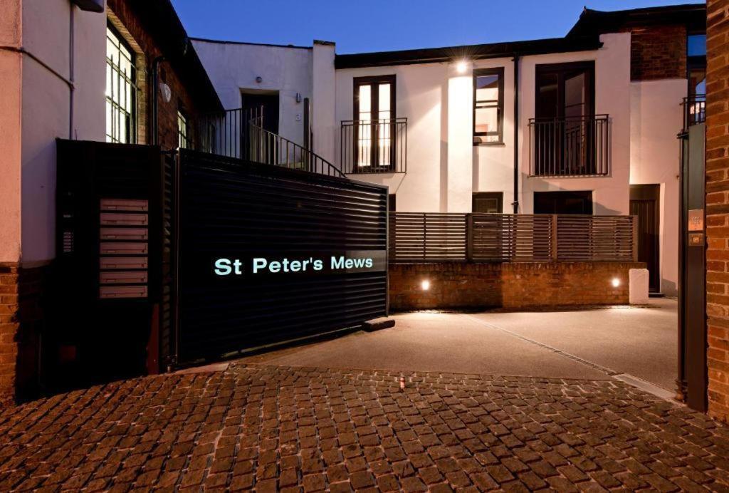 Central Two Bedroom Apartments St Albans By Central Stays Short Lets & Serviced Accommodation With Free Parking Værelse billede