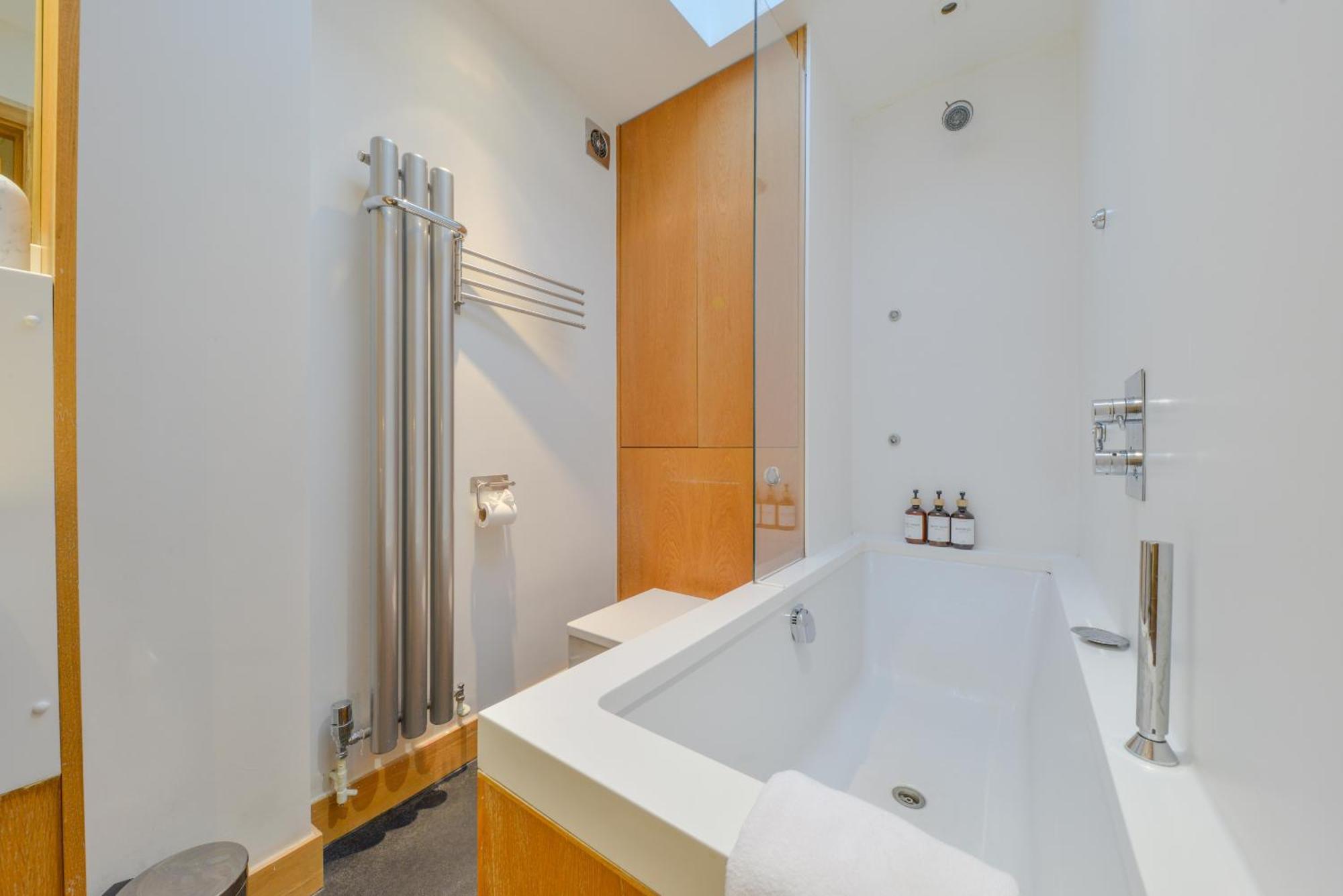 Central Two Bedroom Apartments St Albans By Central Stays Short Lets & Serviced Accommodation With Free Parking Værelse billede