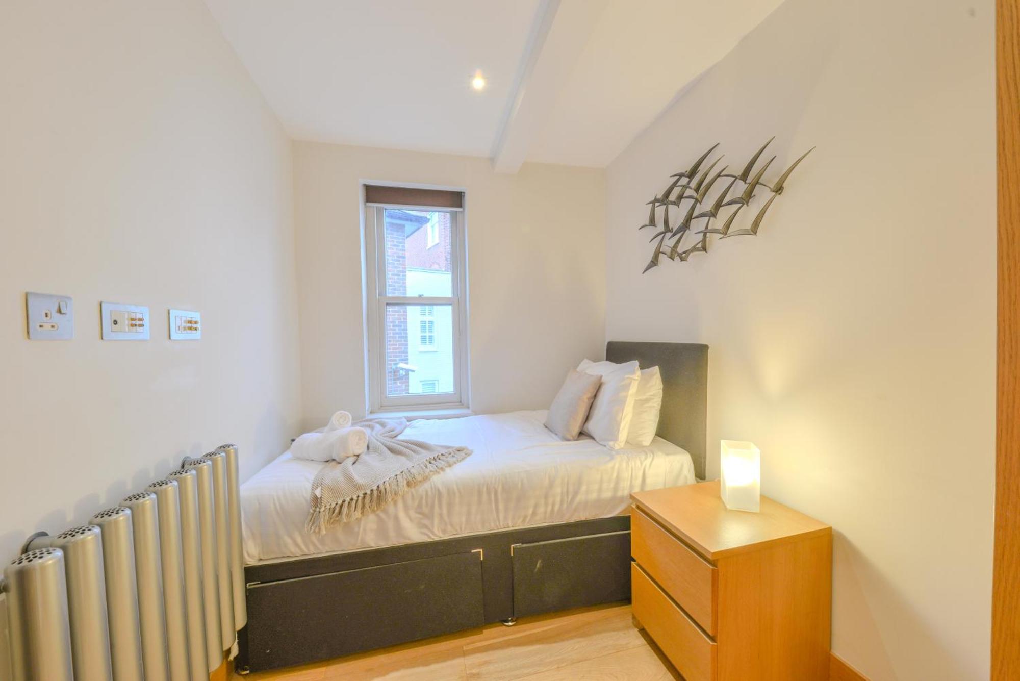 Central Two Bedroom Apartments St Albans By Central Stays Short Lets & Serviced Accommodation With Free Parking Eksteriør billede